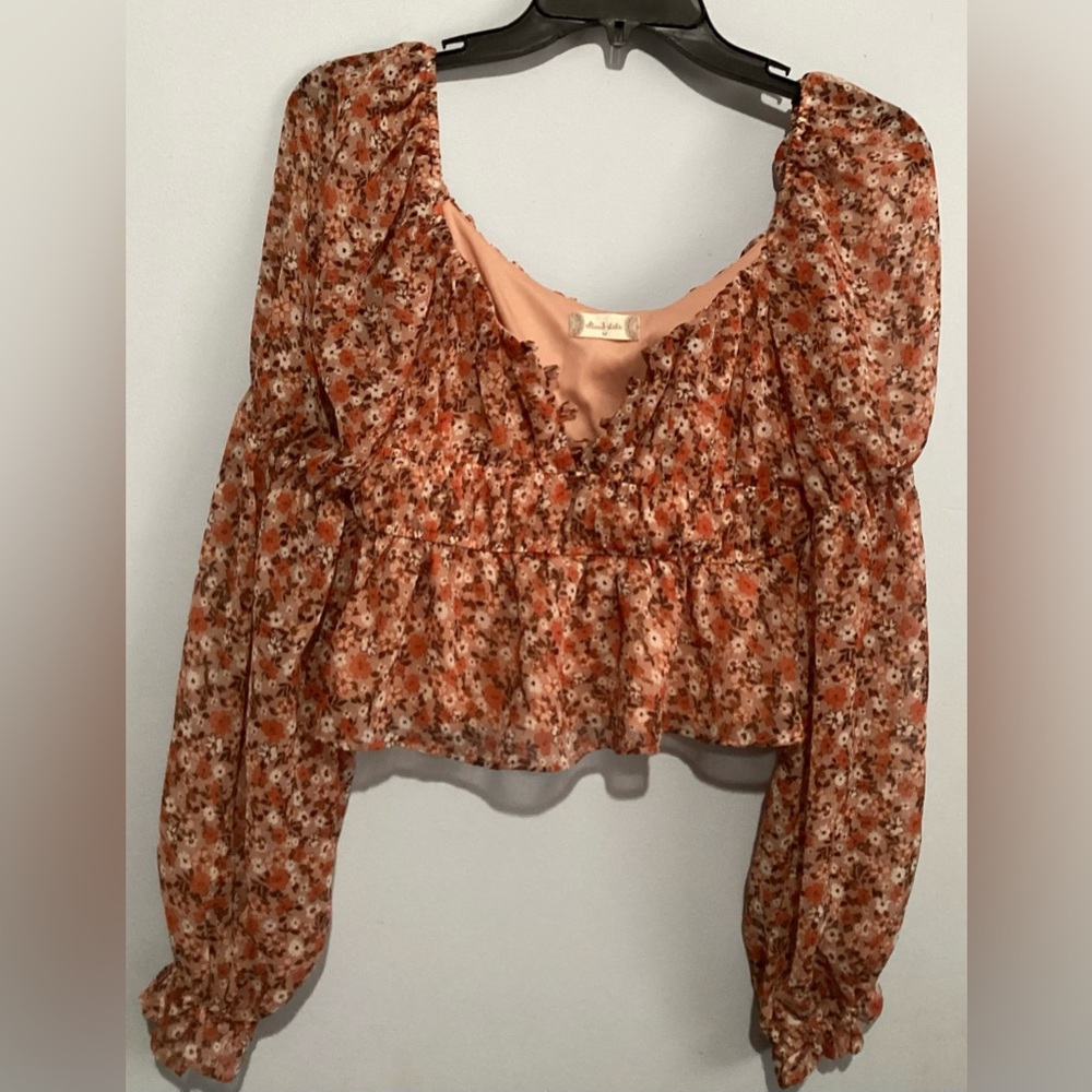 Altar’d State Karly Floral Long Sleeve Crop M